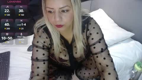Snapshot of kathaleyagrayy chatting on May 15, 12:12 pm Cute online show from May 15, 12:12 pm
