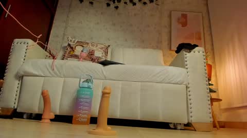 Kathee Saenz online show from January 1, 11:18 pm