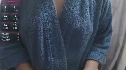 Snapshot of katherine_00 chatting on June 11, 12:32 am karol online show from June 11, 12:32 am