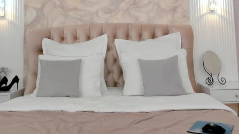 KatherineJan online show from April 11, 5:12 am