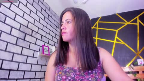 Snapshot of kathina_giraldo chatting on December 30, 3:57 pm Paola online show from December 30, 3:57 pm