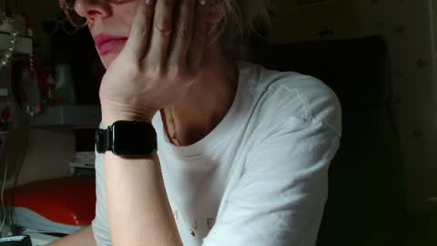 Snapshot of kathleenedwards chatting on July 12, 10:39 am Kathleen online show from July 12, 10:39 am