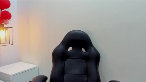 Snapshot of kathy_naughty1 chatting on February 19, 11:49 am Khaty online show from February 19, 11:49 am