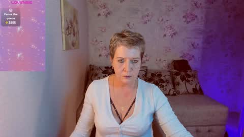 Snapshot of kathy_sunn chatting on December 7, 1:51 pm Kathy online show from December 7, 1:51 pm