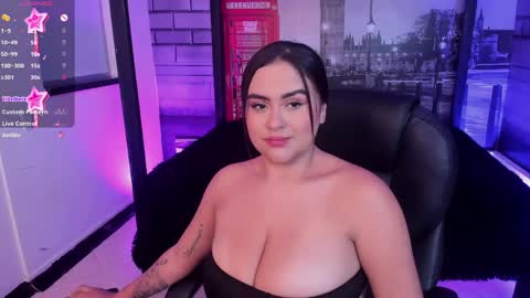 Snapshot of katia_bigboobs11 chatting on April 19, 6:43 pm Katia online show from April 19, 6:43 pm