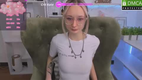 Snapshot of katia_kim chatting on September 12, 5:40 am Katia online show from September 12, 5:40 am