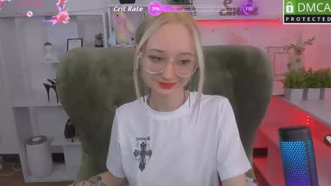 Snapshot of katia_kim chatting on October 7, 5:37 am Katia online show from October 7, 5:37 am