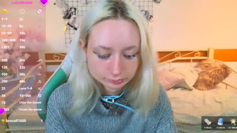 Katia  online show from April 4, 5:38 am