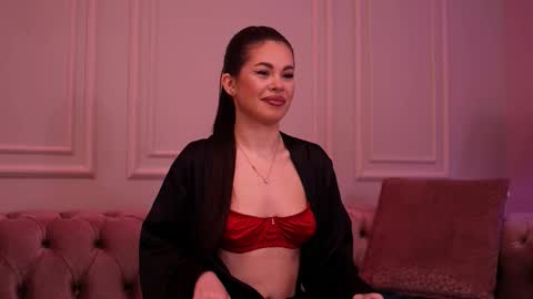 Snapshot of katie_hayes chatting on January 5, 7:28 pm Katie online show from January 5, 7:28 pm