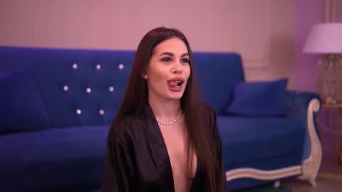 Snapshot of katie_hayes chatting on February 1, 7:56 pm Katie online show from February 1, 7:56 pm