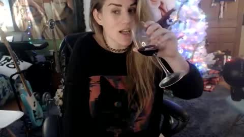 Katie online show from December 25, 7:03 am