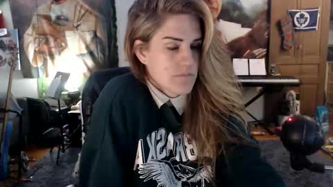 Katie online show from April 24, 4:04 am