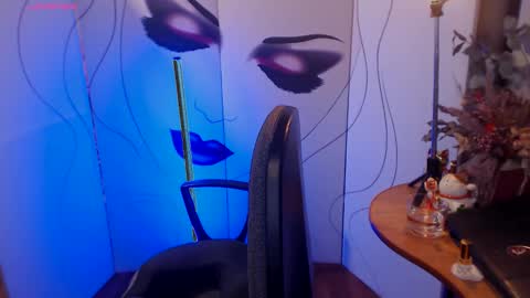 Snapshot of katiejohanson chatting on November 26, 5:41 am Katie online show from November 26, 5:41 am