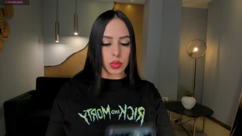 Snapshot of katiestonne chatting on December 17, 3:28 am Kate Stonne online show from December 17, 3:28 am