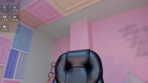 Snapshot of katiestonne chatting on December 29, 9:17 am Kate Stonne online show from December 29, 9:17 am