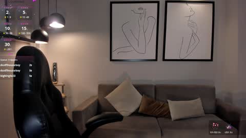 Snapshot of katiestonne chatting on January 18, 9:45 am Kate Stonne online show from January 18, 9:45 am