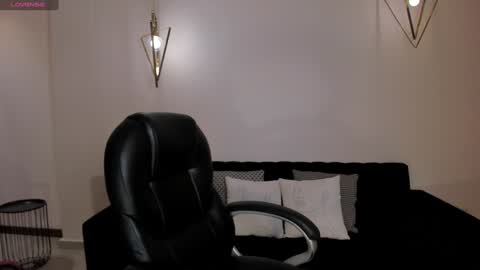 Snapshot of katiestonne chatting on January 21, 3:04 am Kate Stonne online show from January 21, 3:04 am