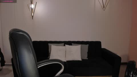 Snapshot of katiestonne chatting on January 22, 3:20 am Kate Stonne online show from January 22, 3:20 am