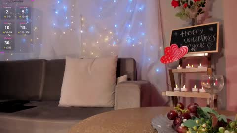 Snapshot of katiestonne chatting on February 15, 8:22 am Kate Stonne online show from February 15, 8:22 am