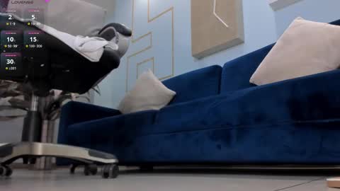 Snapshot of katiestonne chatting on February 27, 8:28 am Kate Stonne online show from February 27, 8:28 am