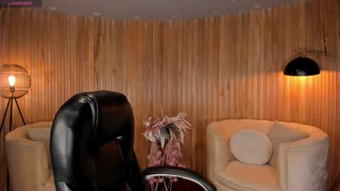 Snapshot of katiestonne chatting on September 24, 2:37 am Kate Stonne online show from September 24, 2:37 am