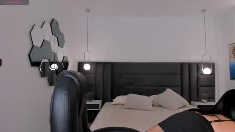 Snapshot of katiestonne chatting on October 21, 2:34 am Kate Stonne online show from October 21, 2:34 am