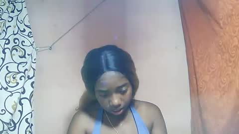 Snapshot of katissia9794 chatting on February 25, 10:25 am katissia9794 online show from February 25, 10:25 am