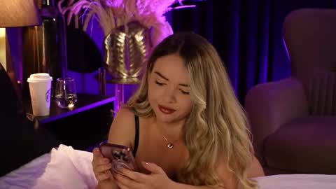 KatJolie online show from September 10, 7:47 pm