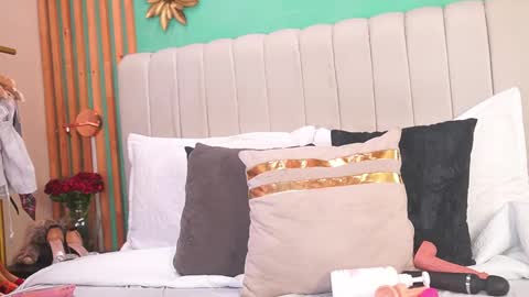 K A T L Y N  online show from November 1, 6:21 pm