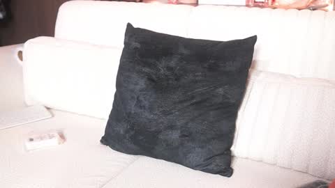 K A T L Y N  online show from January 15, 9:18 pm