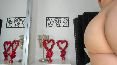 Snapshot of katrina_moore chatting on February 14, 2:33 pm katrina moore online show from February 14, 2:33 pm