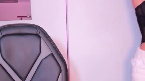 katta_martini_ online show from December 2, 3:29 pm