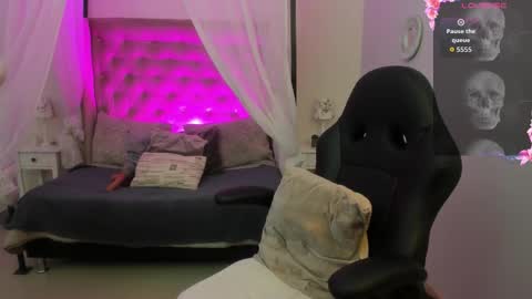 Snapshot of kattarina_ chatting on September 12, 10:48 am kattarina_ online show from September 12, 10:48 am