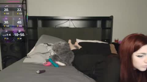 Snapshot of katthesiren chatting on September 21, 1:51 am Kat Archer online show from September 21, 1:51 am