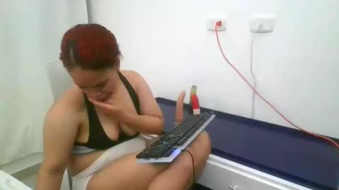 Snapshot of katticloos chatting on February 14, 7:07 am katticloos online show from February 14, 7:07 am