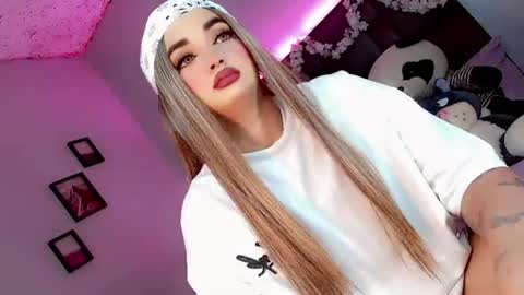 kattie_sweet_ online show from October 11, 9:35 pm