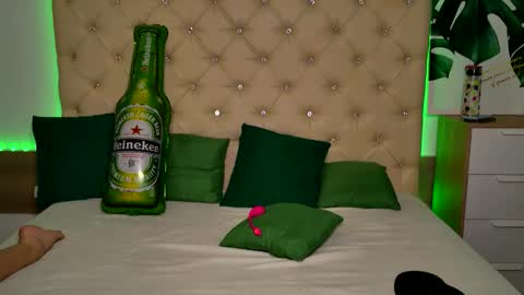 KattieSims online show from September 25, 7:28 pm