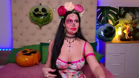 KattieSims online show from October 31, 7:26 pm