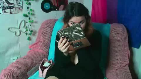 Katti online show from December 1, 1:49 pm