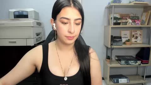 Snapshot of katty_love01 chatting on September 10, 3:45 pm katty_love01 online show from September 10, 3:45 pm