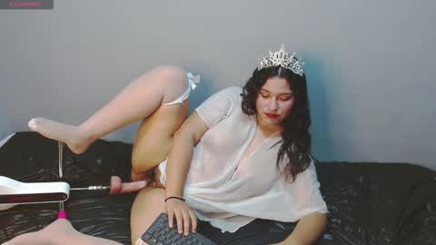 Snapshot of katty_loveless chatting on September 11, 7:08 am Katty Loveless online show from September 11, 7:08 am