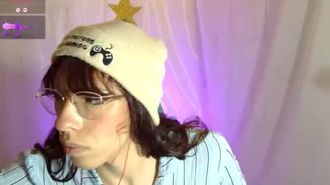 kattycat_ online show from December 17, 5:02 am
