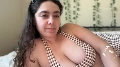 Snapshot of katxxgolding chatting on April 24, 7:27 pm Princesse Kat online show from April 24, 7:27 pm