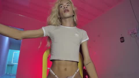 Snapshot of katy_bratz chatting on February 26, 8:30 pm Katy online show from February 26, 8:30 pm