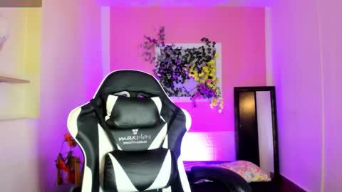 Snapshot of katy_bratz chatting on March 19, 2:26 am Katy online show from March 19, 2:26 am