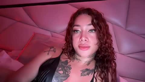 Snapshot of katy_monrroy chatting on October 2, 2:40 am Emily online show from October 2, 2:40 am