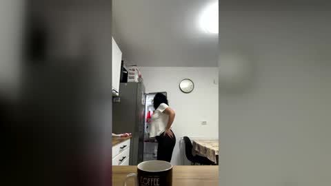 Snapshot of katyasensual95 chatting on March 30, 6:14 am katyasensual95 online show from March 30, 6:14 am