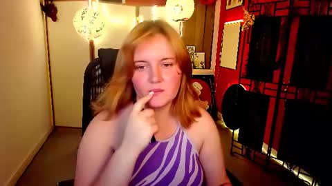Snapshot of katybriggs chatting on July 7, 7:23 am Katy online show from July 7, 7:23 am