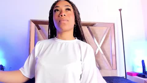 katyortiz online show from November 15, 11:40 am