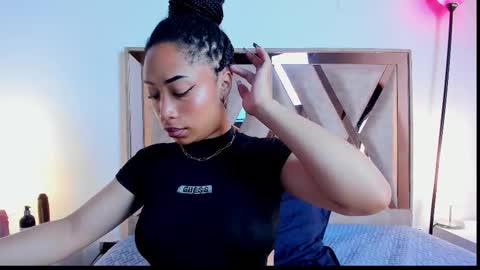 katyortiz online show from March 20, 11:37 am